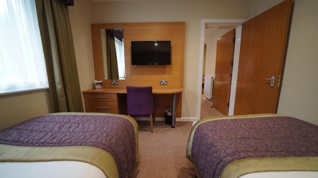 The Briar Court Hotel Huddersfield Ngoại thất bức ảnh