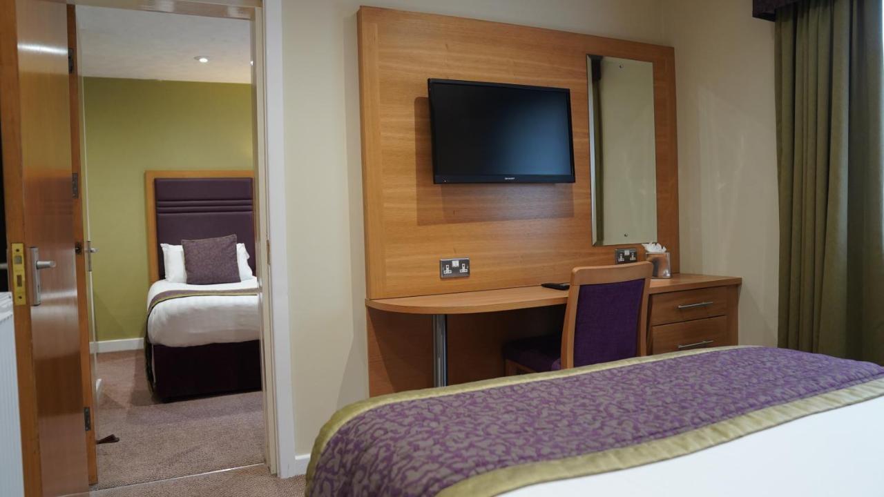 The Briar Court Hotel Huddersfield Ngoại thất bức ảnh