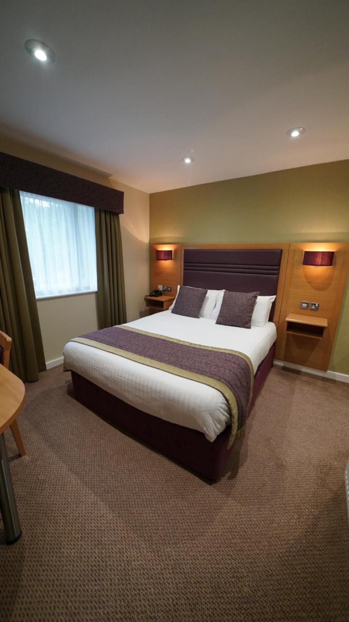 The Briar Court Hotel Huddersfield Ngoại thất bức ảnh