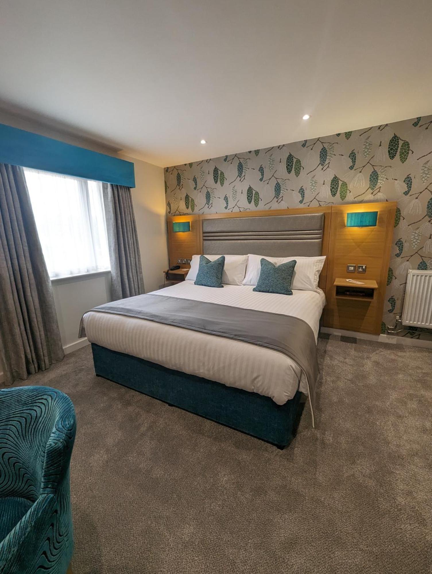 The Briar Court Hotel Huddersfield Ngoại thất bức ảnh