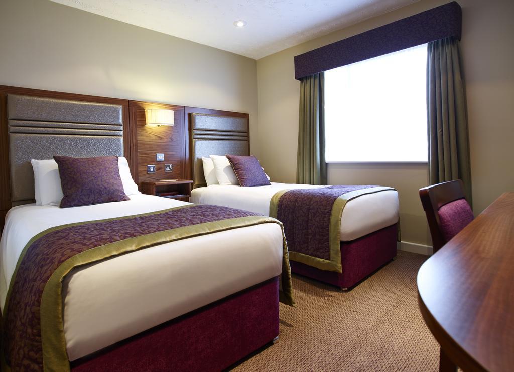 The Briar Court Hotel Huddersfield Ngoại thất bức ảnh